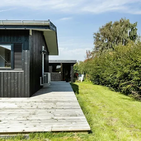 Find Peace In Cosiest Setting With Sea Glimpse Feriehus