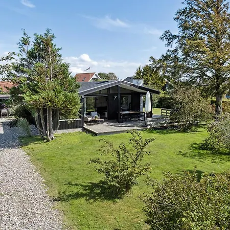 Find Peace In Cosiest Setting With Sea Glimpse Feriehus Assens