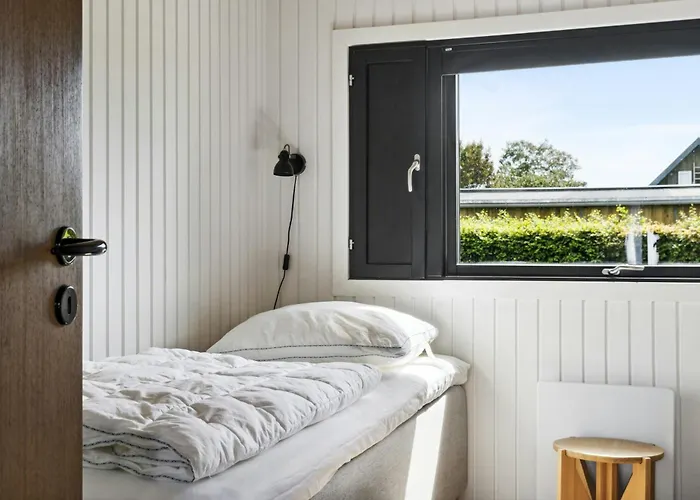 Find Peace In Cosiest Setting With Sea Glimpse Feriehus