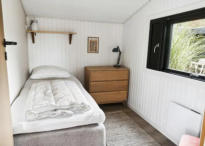 Find Peace In Cosiest Setting With Sea Glimpse *