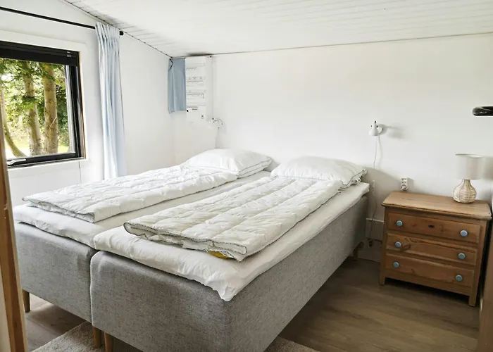 Feriehus Find Peace In Cosiest Setting With Sea Glimpse *