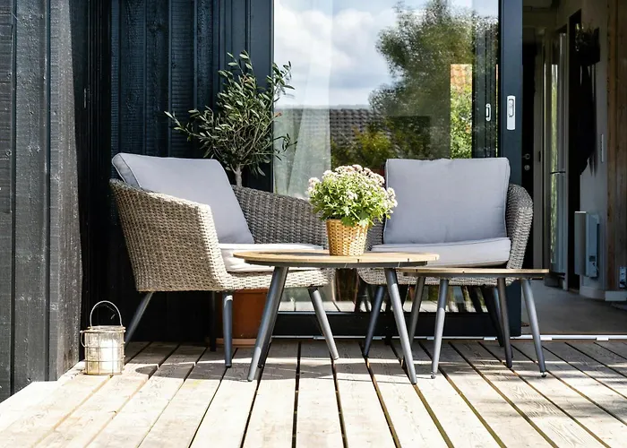 Find Peace In Cosiest Setting With Sea Glimpse *