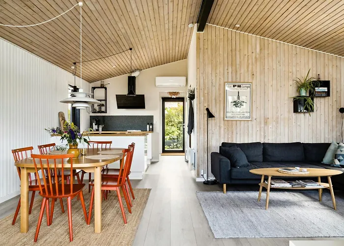 Feriehus Find Peace In Cosiest Setting With Sea Glimpse Assens